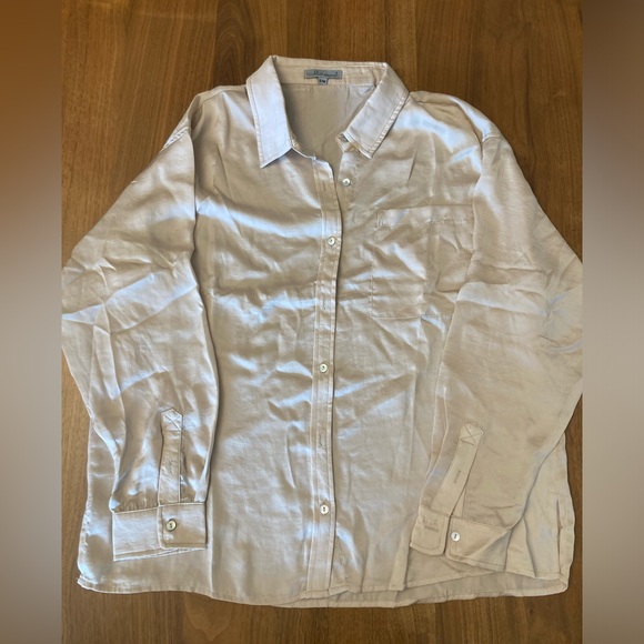 August Cloth Jade Button Up Top - Picture 1 of 3
